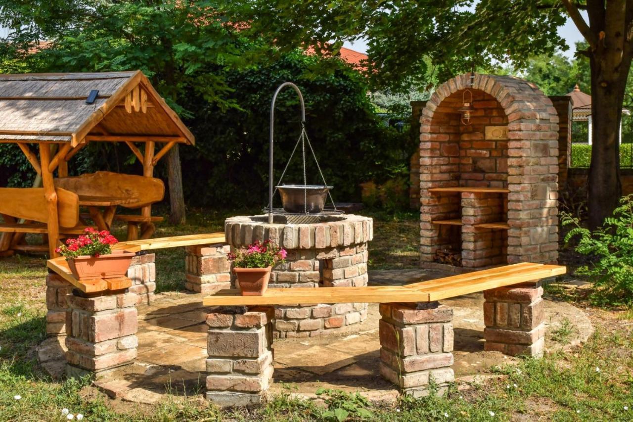 Malom Apartman Derekegyhaz Luaran gambar